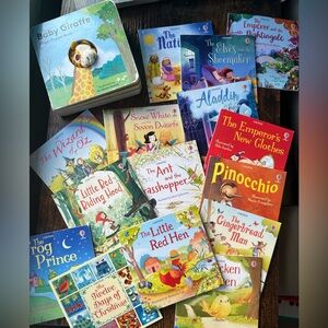 Children’s Baby giraffe finger puppet and usborne mini book bundle